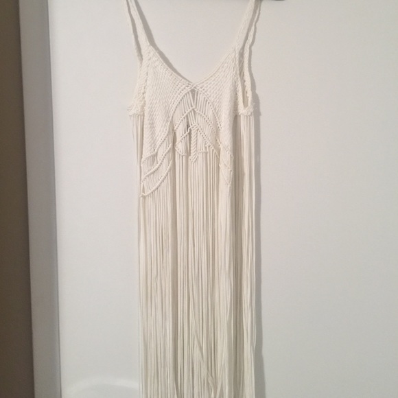White top with hanging strings - Picture 1 of 4